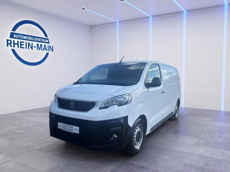 Peugeot Expert Premium L1 im Studio des Automobilzentrums Rhein-Main
