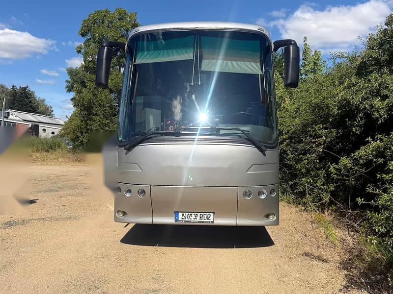 VDL Bova Futura Reisebus im Studio des Automobilzentrums Rhein-Main