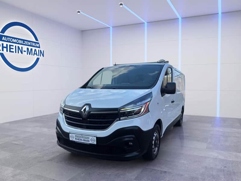 Renault Trafic L1H1 3,0t Komfort im Studio des Automobilzentrums Rhein-Main