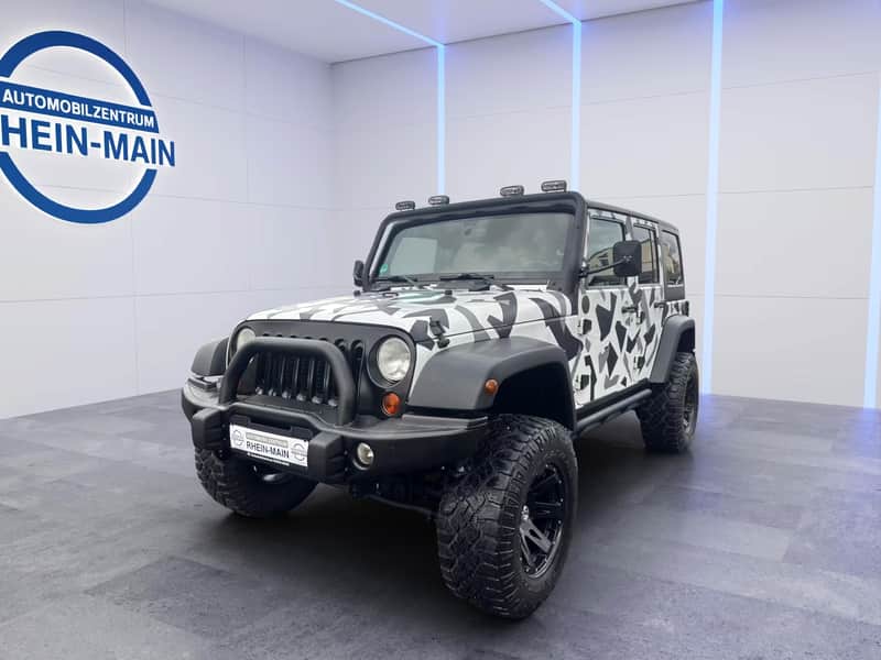 Jeep Wrangler Sahara AEV-Umbau im Studio des Automobilzentrums Rhein-Main