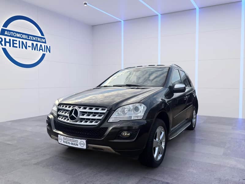 Mercedes-Benz ML 350 CDI 4Matic im Studio des Automobilzentrums Rhein-Main