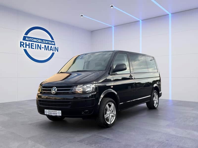 VW T5 Multivan Startline im Studio des Automobilzentrums Rhein-Main